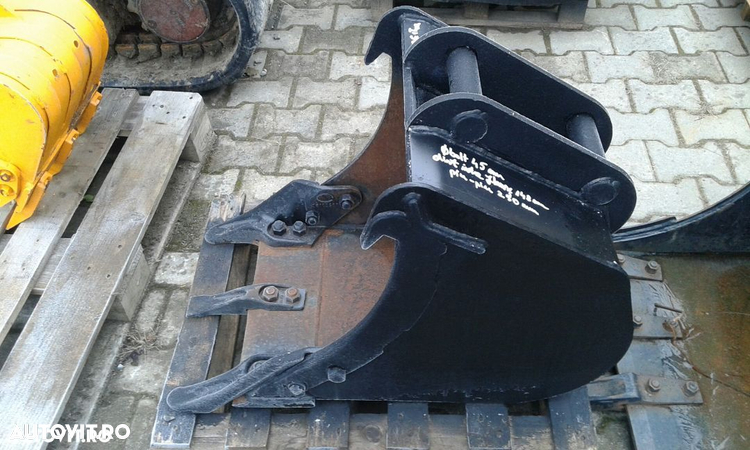 Cupa miniexcavator 4-5 tone - 1