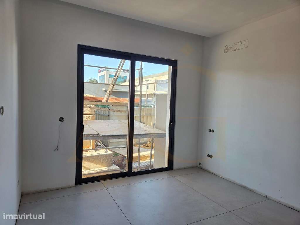 Apartamento T2 rés-do-chão com piscina e jardim privativos em Tavira-12
