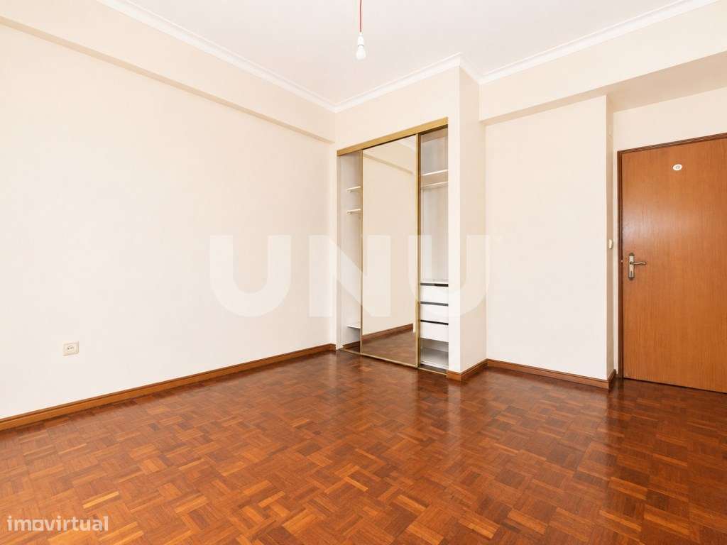 Apartamento T3, com terraço e lugar de estacionamento, no centro da...-18