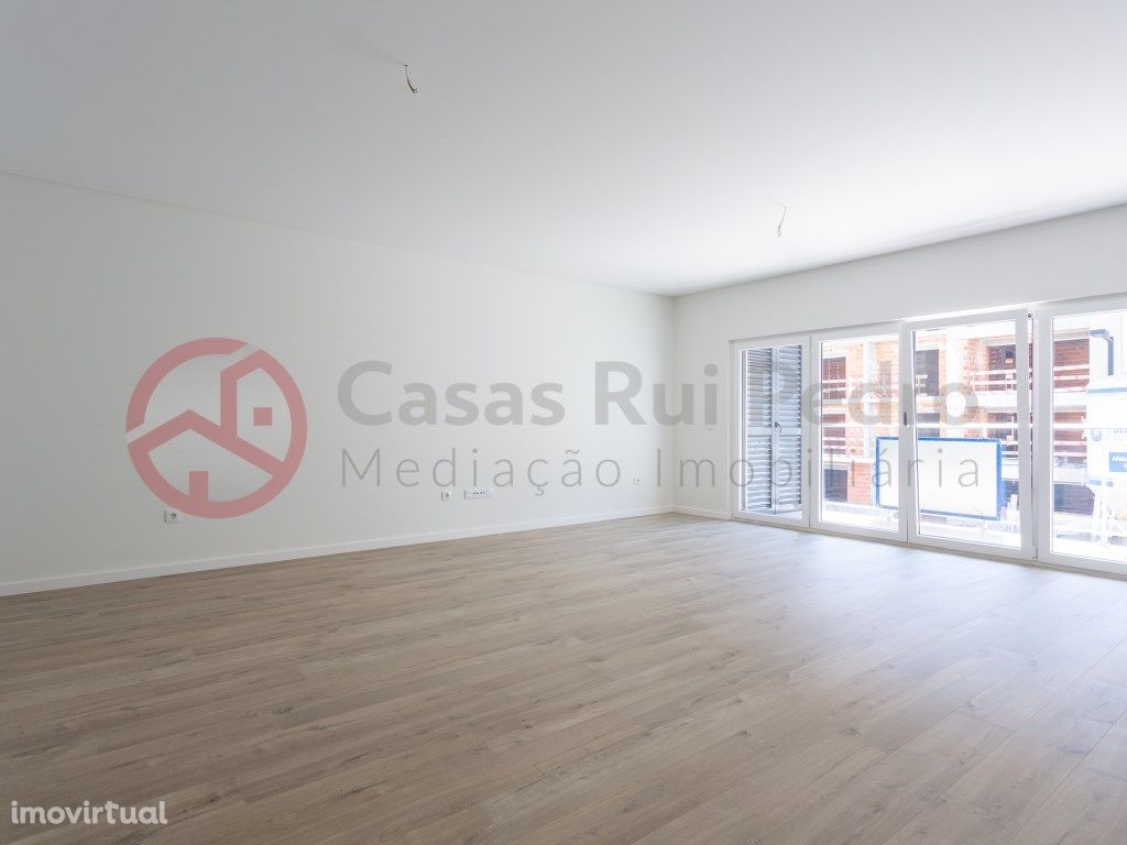 Apartamento T3 com Parqueamento, Montijo