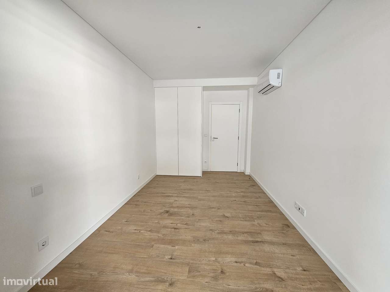 Magnifico T2 na Urbanização SkyCity-9