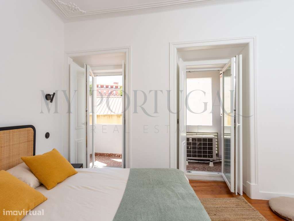 Conforto Urbano num T1 totalmente remodelado com varanda no coração...-27