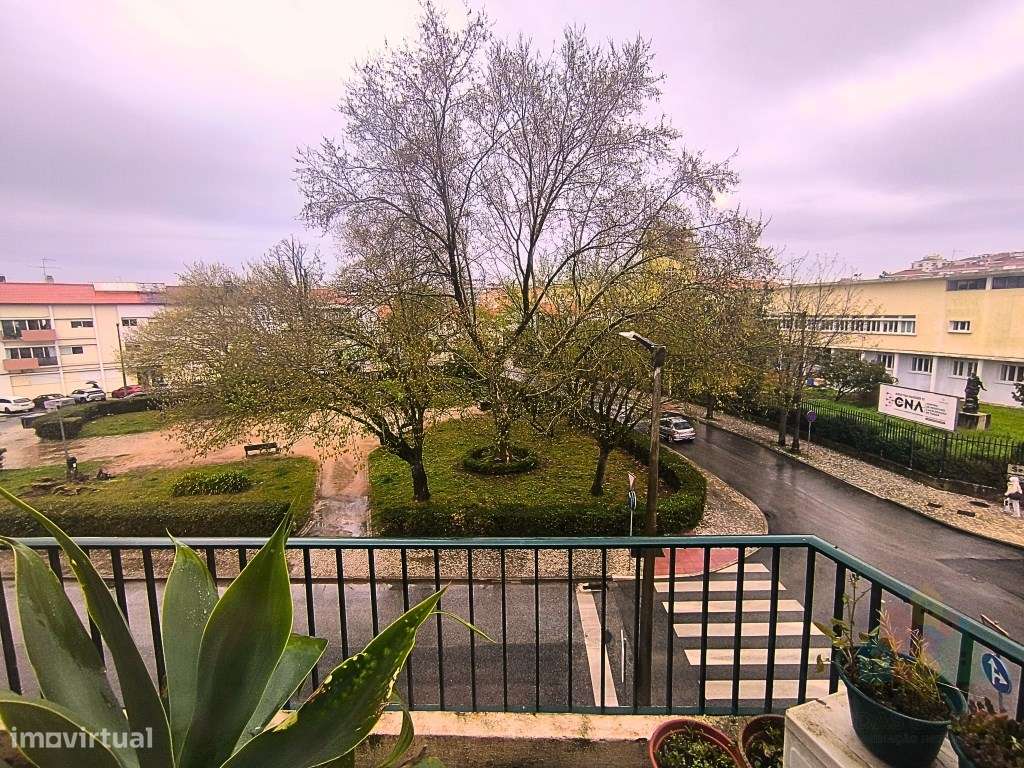 Apartamento T4 - Elegância Contemporânea no Coração de Tomar-5