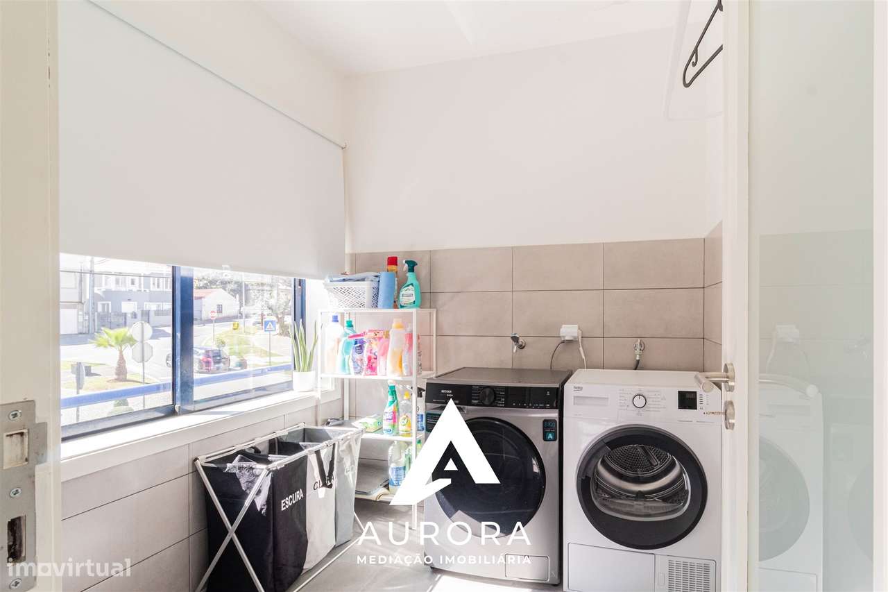 Apartamento T3 no centro de Fiães, Santa Maria da Feira, Renovado-25