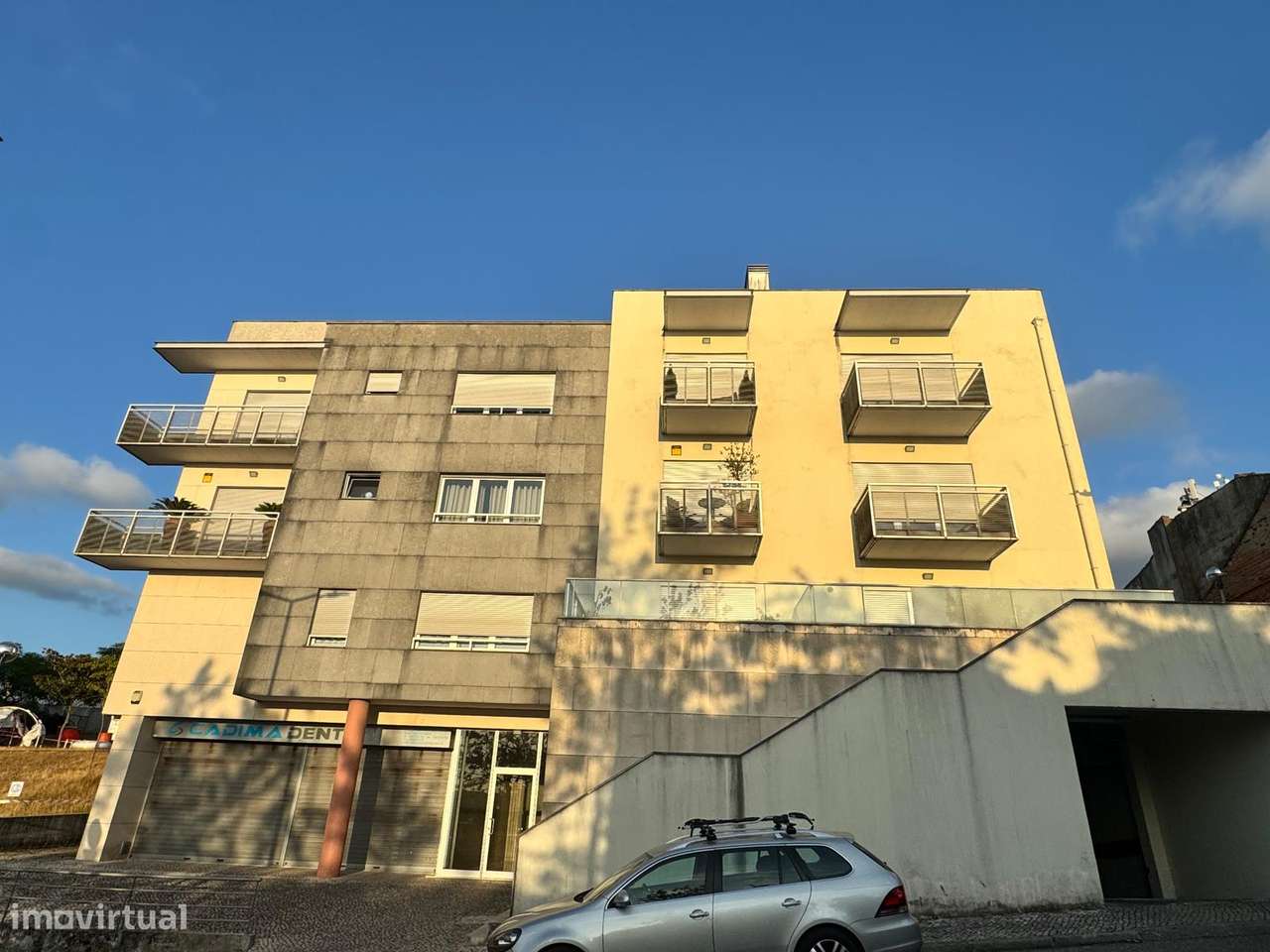 Apartamento duplex T4 com 3  garagens-42