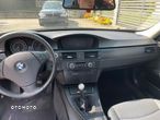 BMW Seria 3 325i - 25