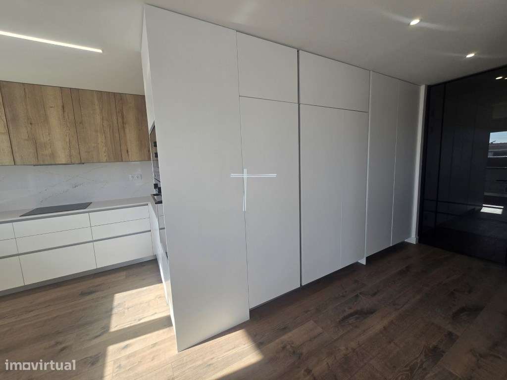 Apartamento T3, com varanda, arrecadação e parqueamento - Quinta do...-13