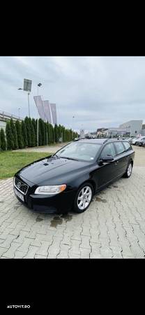 Volvo V70 D2 Momentum - 2