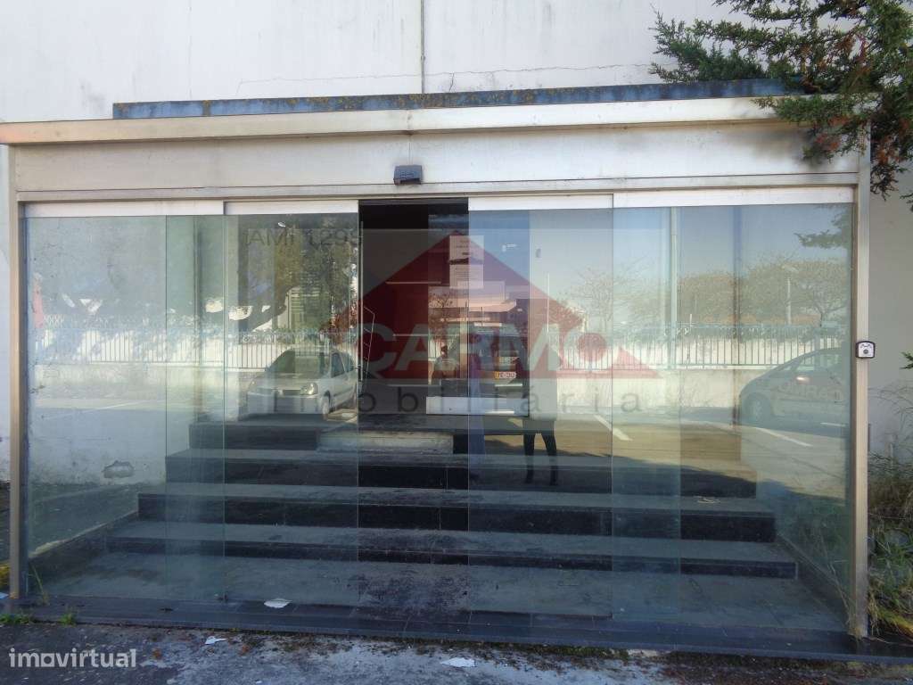 Armazém e Escritórios com 2 pisos para arrendamento. - Grande imagem: 2/60