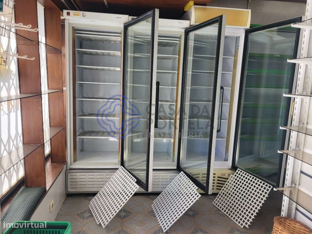 LOJA PARA TRANSFORMAR EM HABITAÇÃO OU COMERCIO - Grande imagem: 4/16