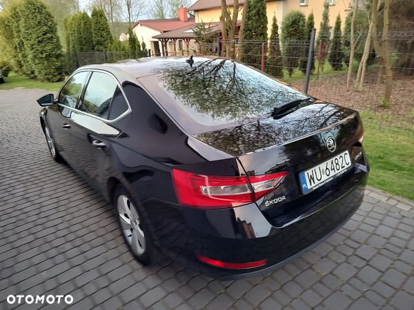 Skoda Superb 2.0 TSI Ambition DSG - 12