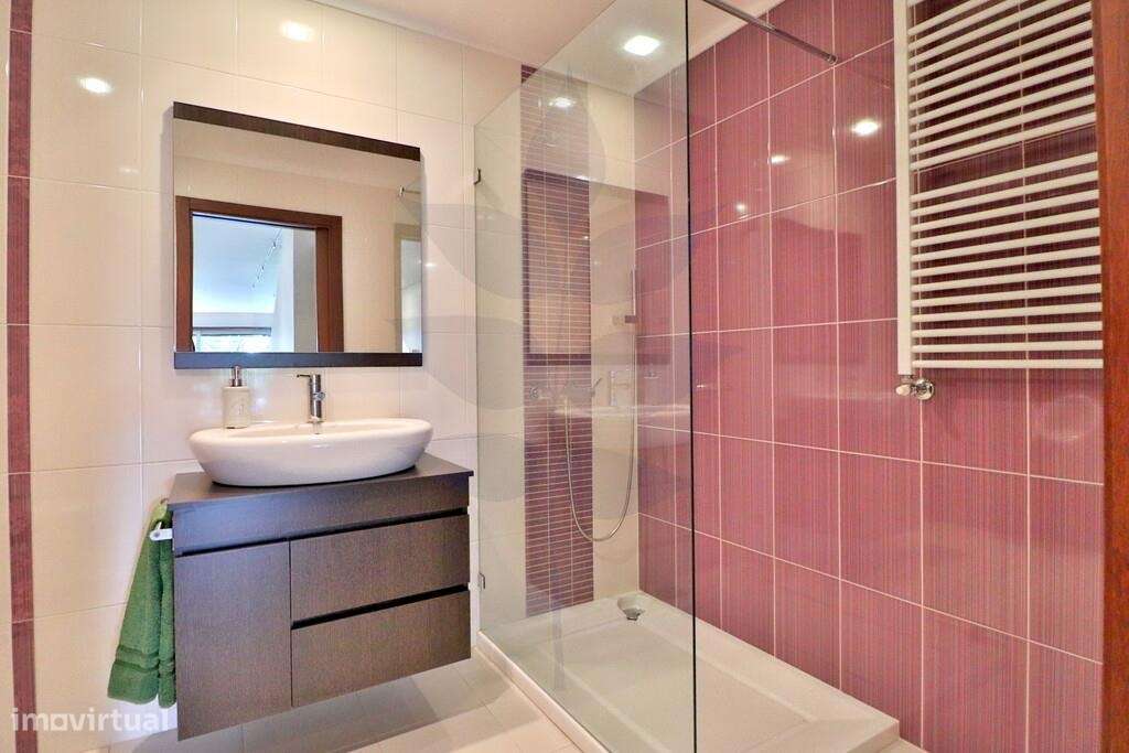 Venda Moradia Geminada Palmeira T4-53