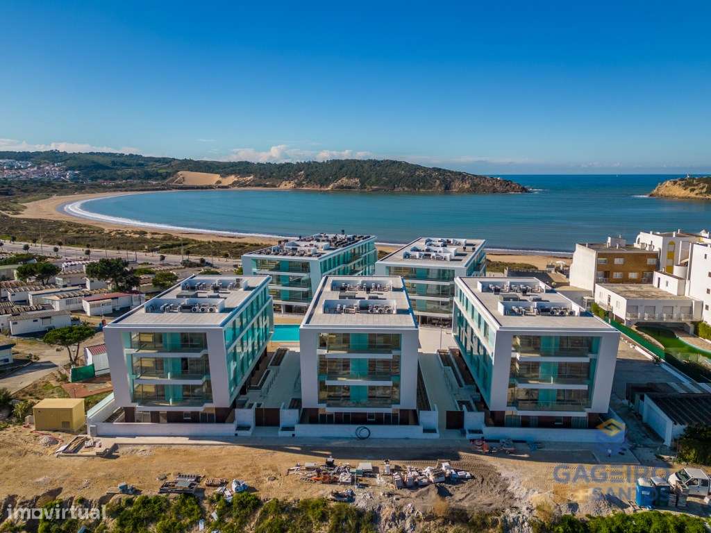 Apartamento T2 inserido em condomínio de luxo na primeira linha de ...-24