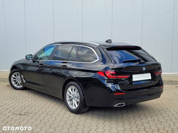 BMW Seria 5 520i mHEV - 3