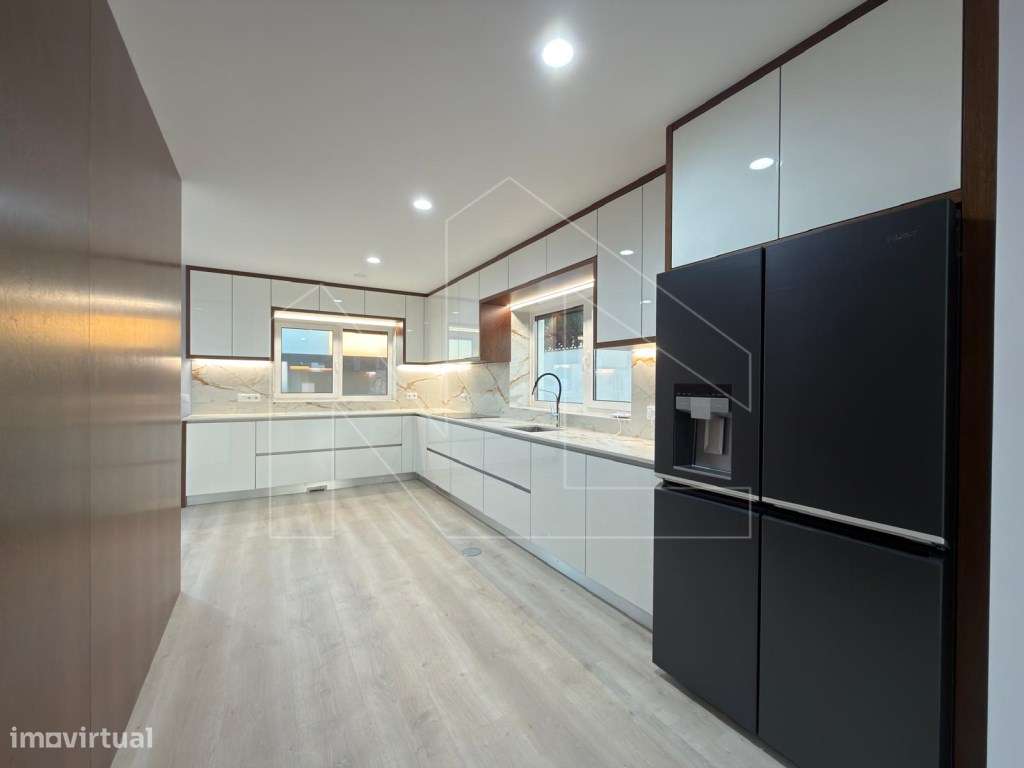 Moradia T4 de Arquitetura Moderna - Luminosidade, Conforto e Locali... - Grande imagem: 5/53