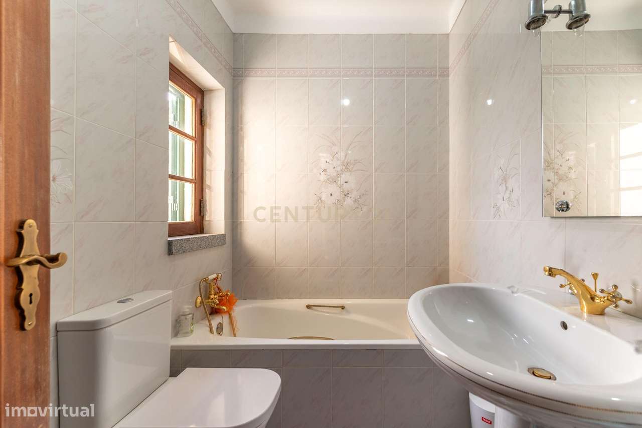 Moradia T4 em Évora-19