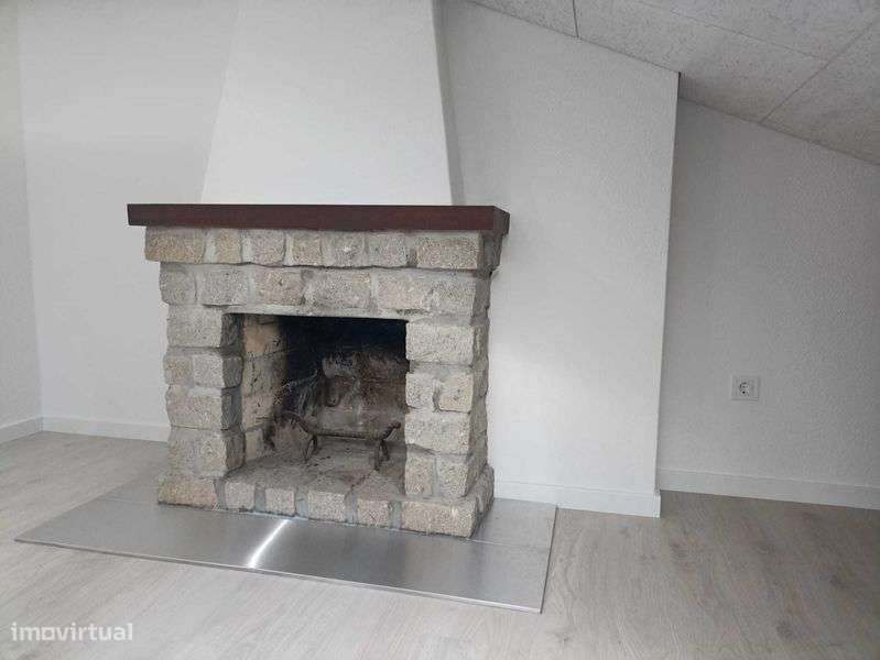 Arrenda-se T1 + 1 no cento de Arganil - Grande imagem: 4/8