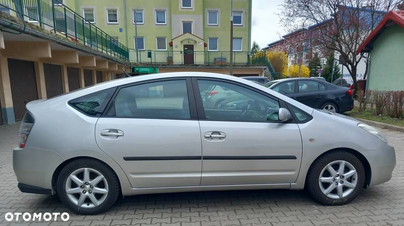 Toyota Prius (Hybrid) Executive - 6