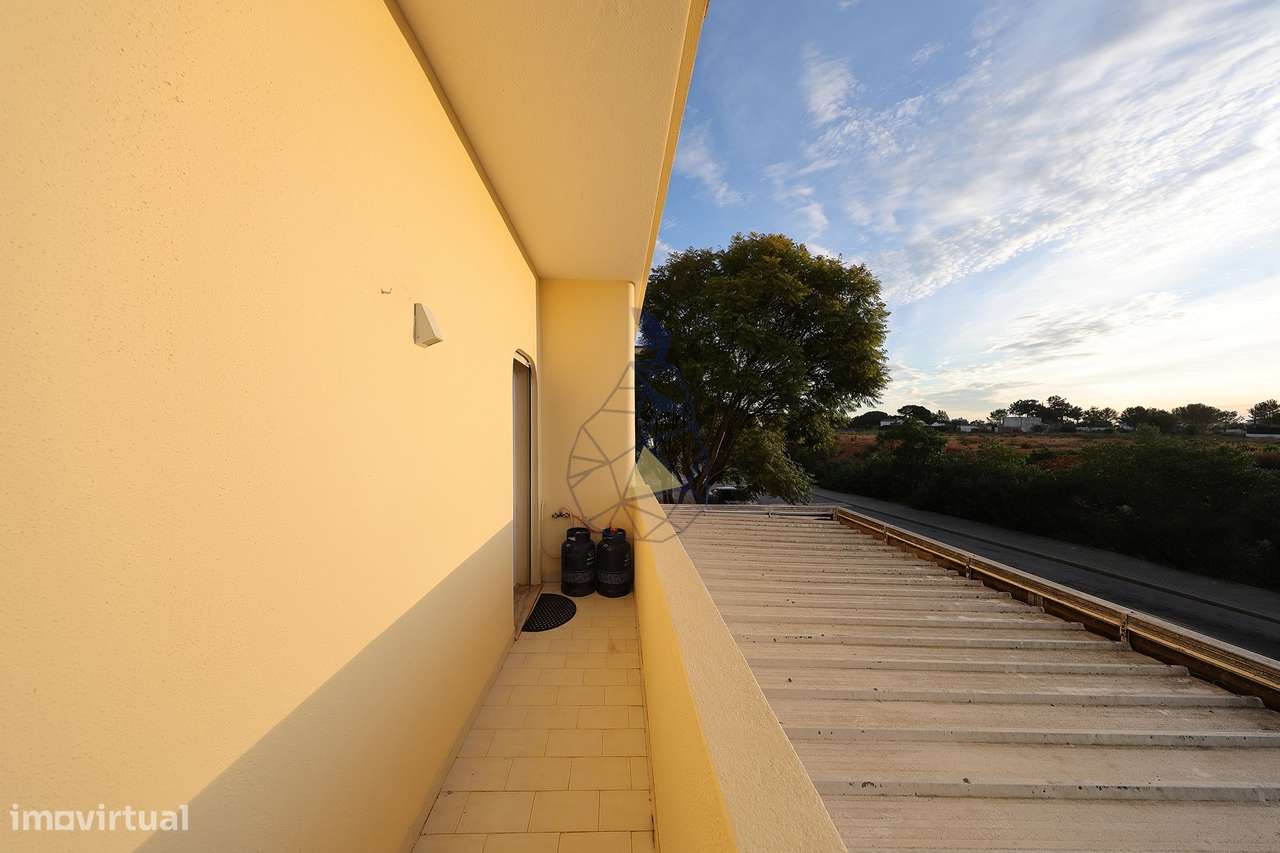 T2 em Bemposta com arrecadação privativa e terraço comum espaçoso  - A-24