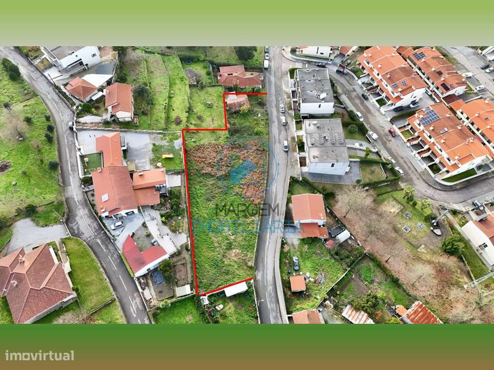 Terreno urbano c/87m de frente e Casa em pedra p/restauro - Grande imagem: 2/26