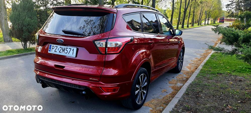 Ford Kuga 1.5 EcoBoost 2x4 ST-Line - 11