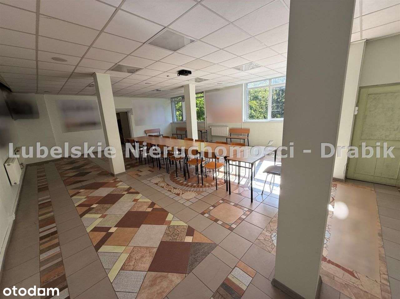 Budynek handl-usług-mieszkalny Lublin,Czechów-0