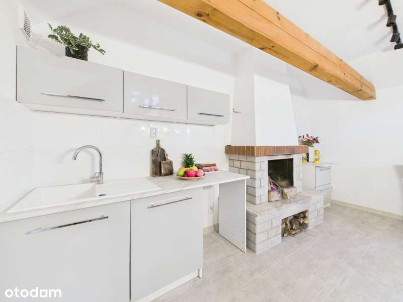 KRYNICKIE, gm. Zabłudów - kompaktowy drewniany domek we wsi.-5