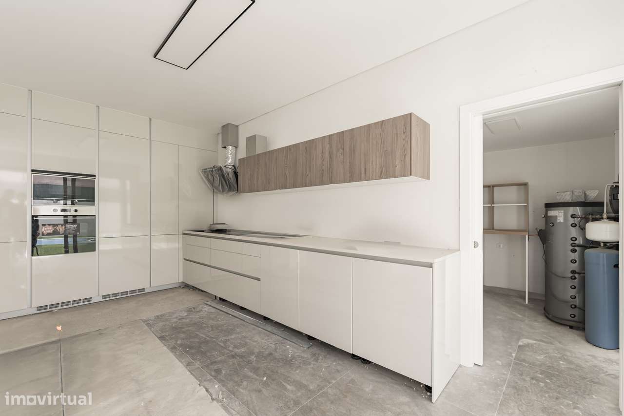 Moradia independente T4+1 nova c/piscina a 20 minutos Lisboa-11