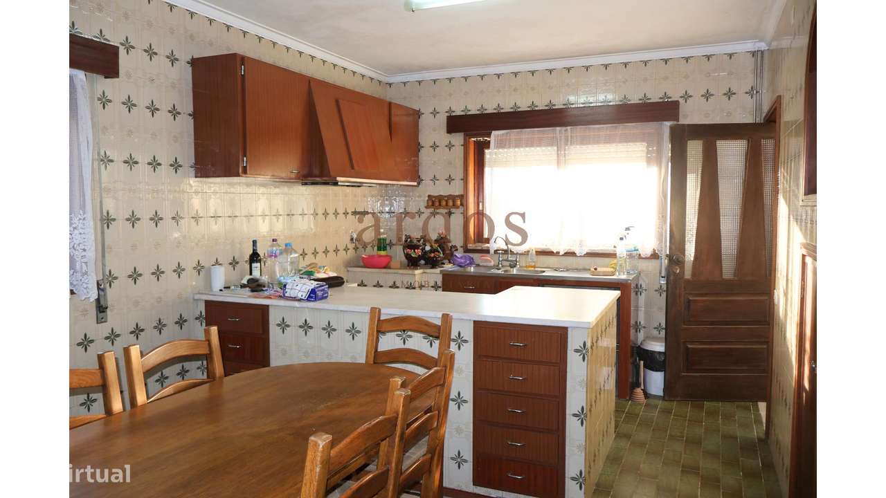 Moradia Isolada T4+1 em Lourosa-8