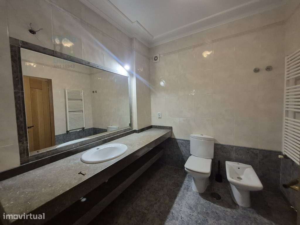 T2 de Luxo com Piscina e Vista: Exclusividade junto a Lisboa VFX-18