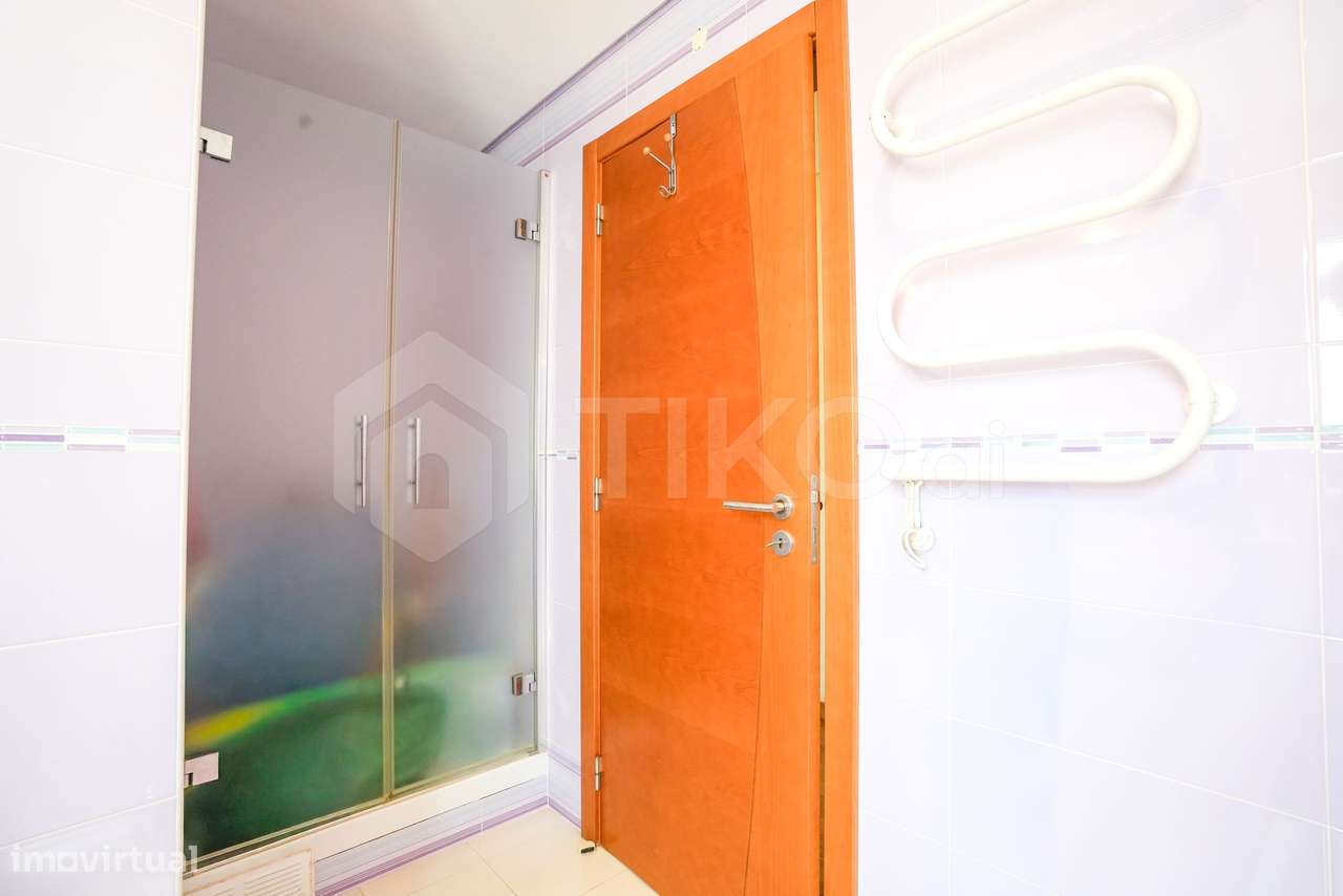 MORADIA T3 COM PISCINA, CONSTRUÇÃO ANTISSÍSMICA, ISOLAMENTO PREMIUM E-21