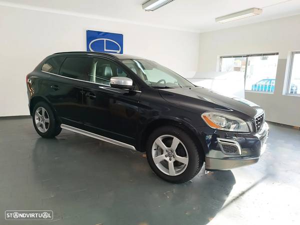 Volvo XC 60 2.0 D3 Drive R-Design - 3