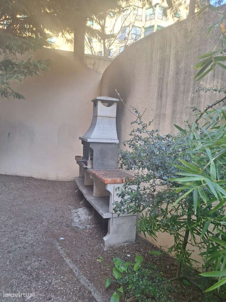 T3 c/130 mts2 Varandas, Garagem, Piscina e Arrecadação-17