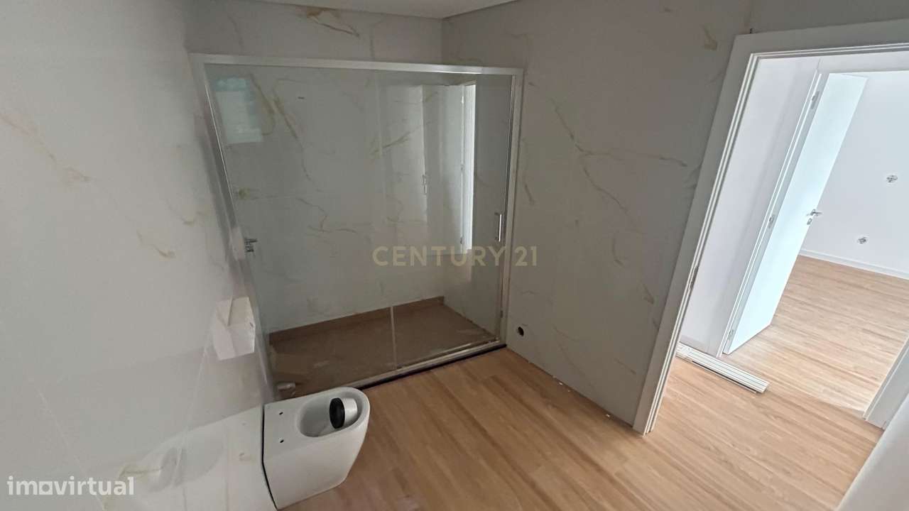 Excelente Oportunidade – T2+2 Duplex em Águas Santas-24