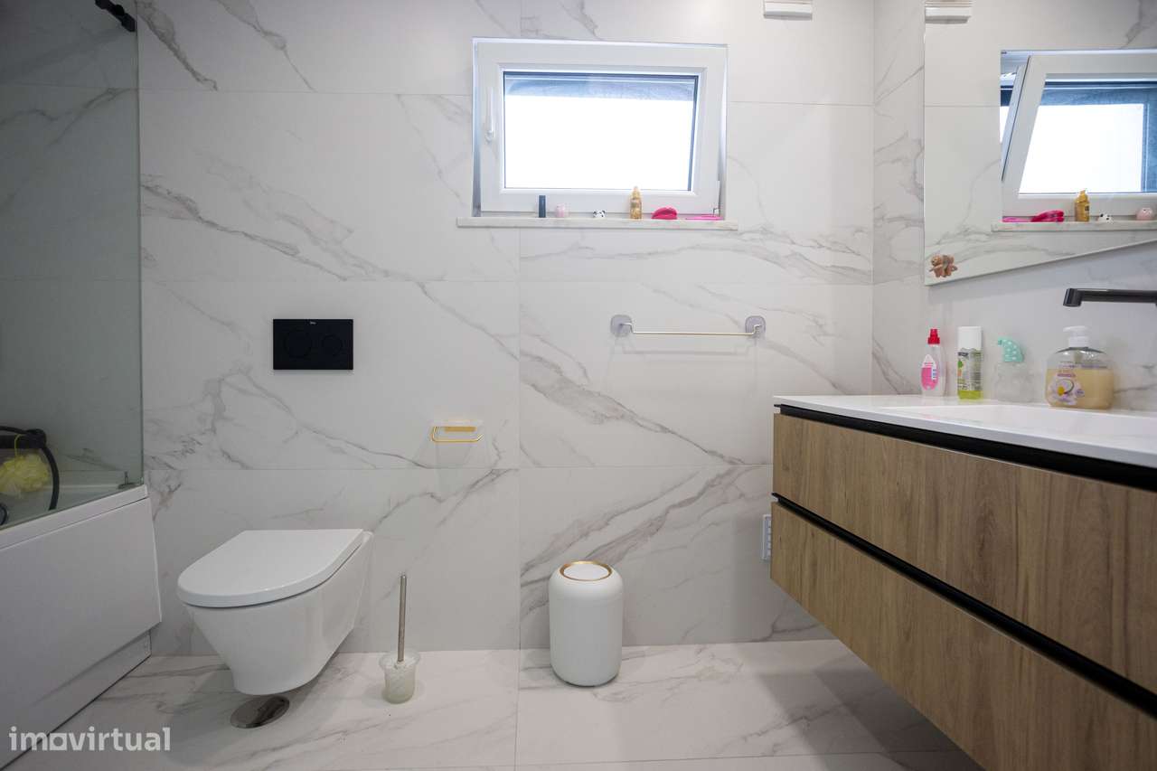 Moradia T4 Semi-Nova-33