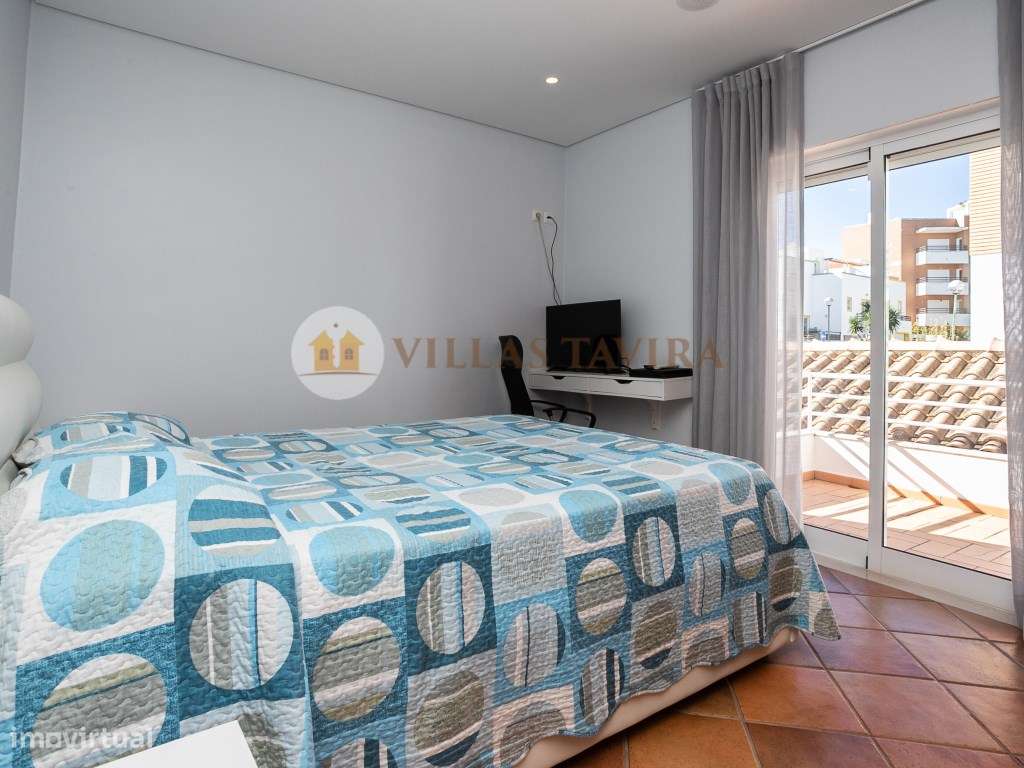 Moradia T4 - Com Vista Mar e Cidade - Topo- Urbanização Miramar-50