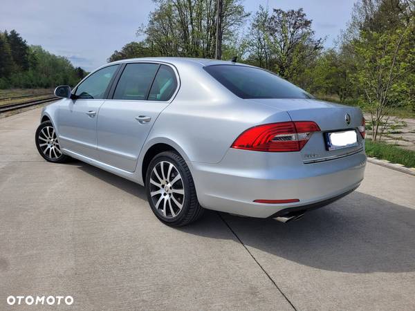 Skoda Superb 2.0 TDI Business - 3