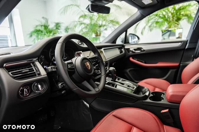 Porsche Macan T - 10