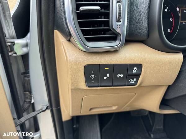 Kia Sportage 2,0 CRDI AWD Aut. Platinum - 16