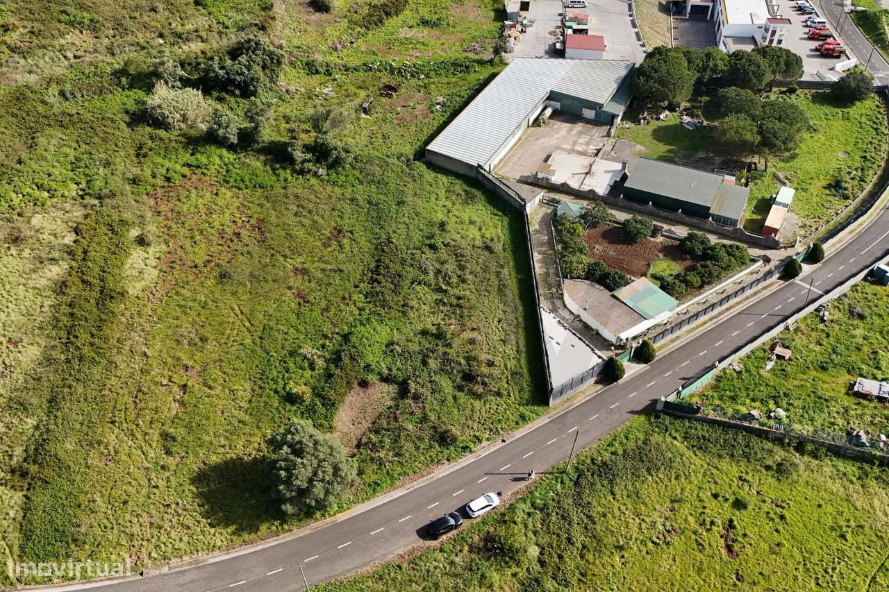 Terreno urbano com viabilidade de construção para armazém - 1.725m2 - Grande imagem: 4/18