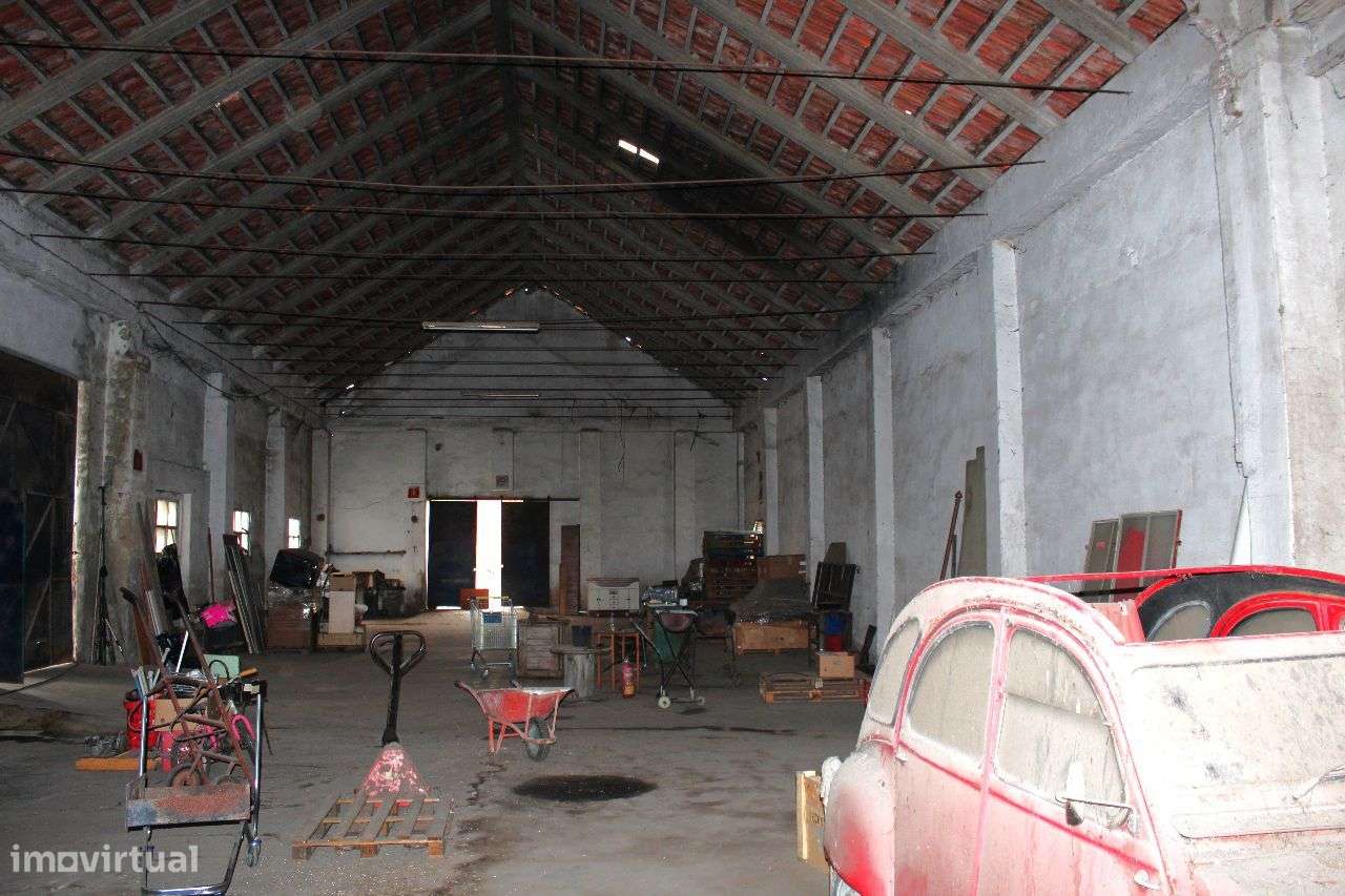 AFONSOEIRO - Armazém num terreno com 1938m2! - Grande imagem: 4/12