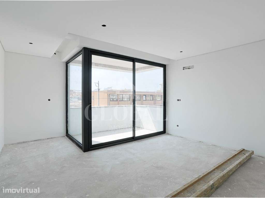 MORADIA T4 ESMORIZ-23