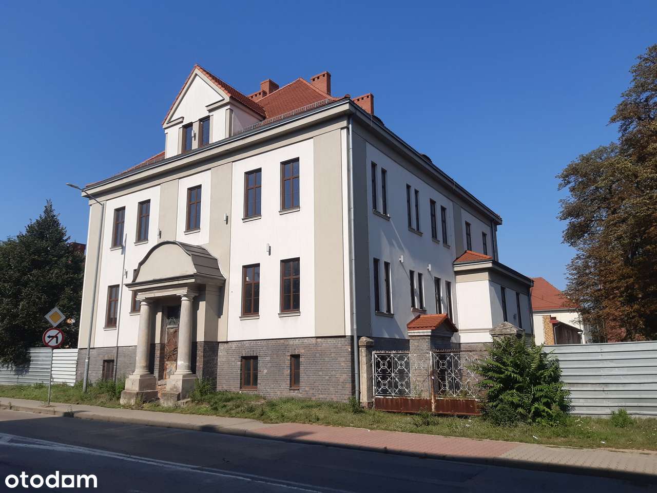 Obiekt przeznaczony na siedzibę firmy lub pod wynajem - Pełny obrazek: 4/19