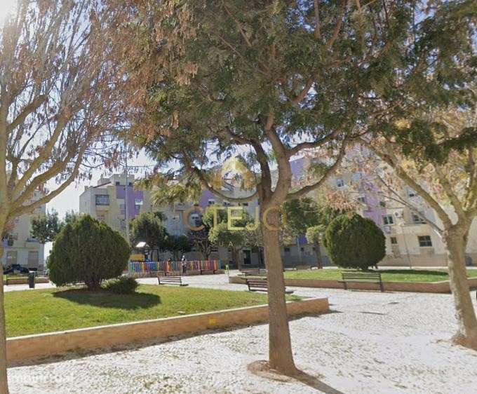 Espaço comercial para comércio, serviços ou para transformar em habita-5