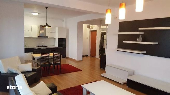 Apartament cu 3 camere de vânzare în zona Andrei Muresanu