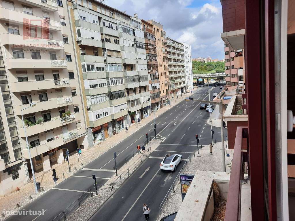 T3 Recuperado - equipado c/ estacionamento e arrecadação- Estrada d...-22