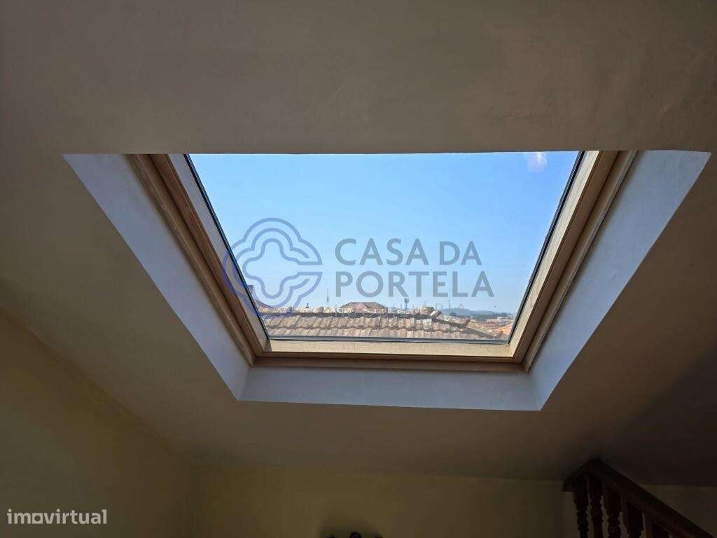 Moradia T3 com varanda, aproveitamento de sótão com Luz direta e terr - Grande imagem: 3/32