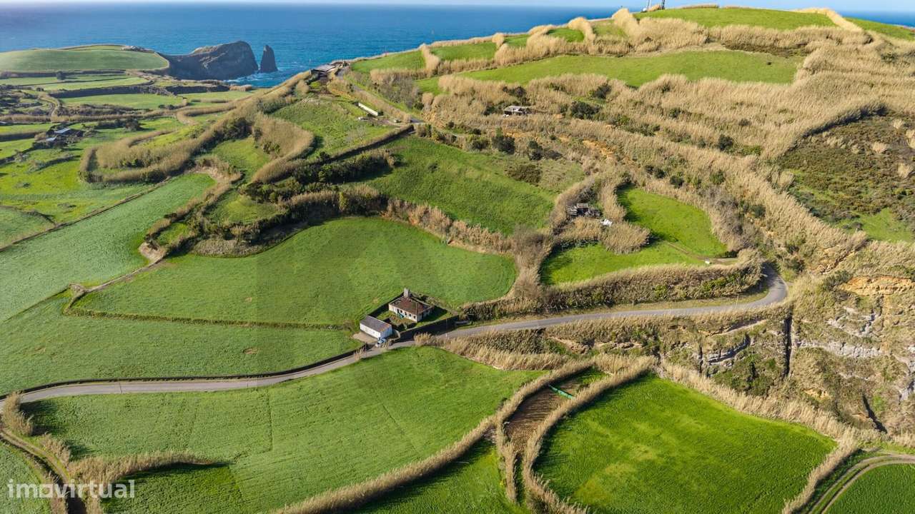 Produto Único, junto ao Porto e Farol da Ribeirinha, Ponta do Cintrão, - Grande imagem: 5/19