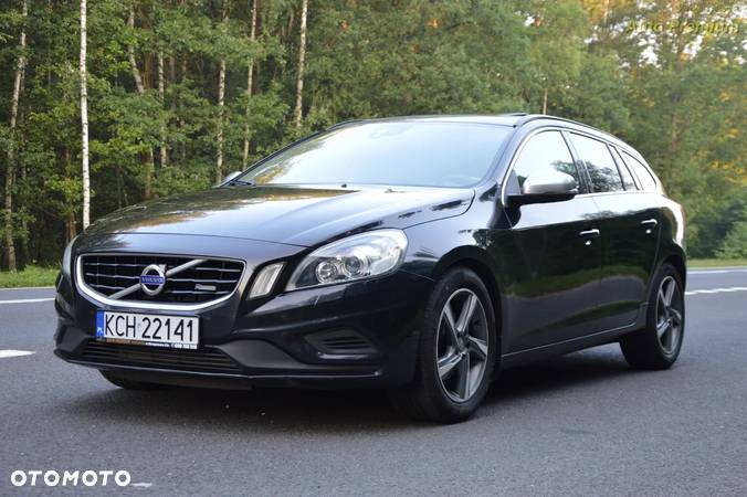 Volvo V60 D4 R-Design - 2