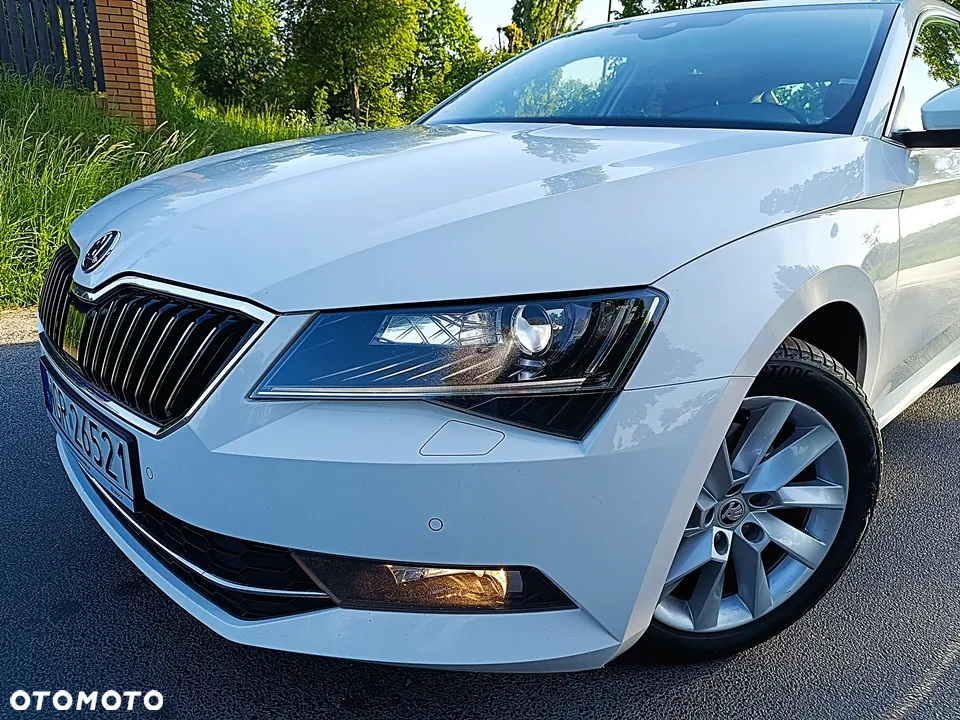 Skoda Superb 2.0 TDI Ambition DSG - 9